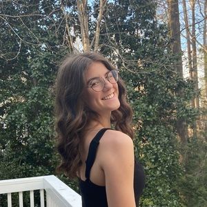 Meet your Posher, Emily